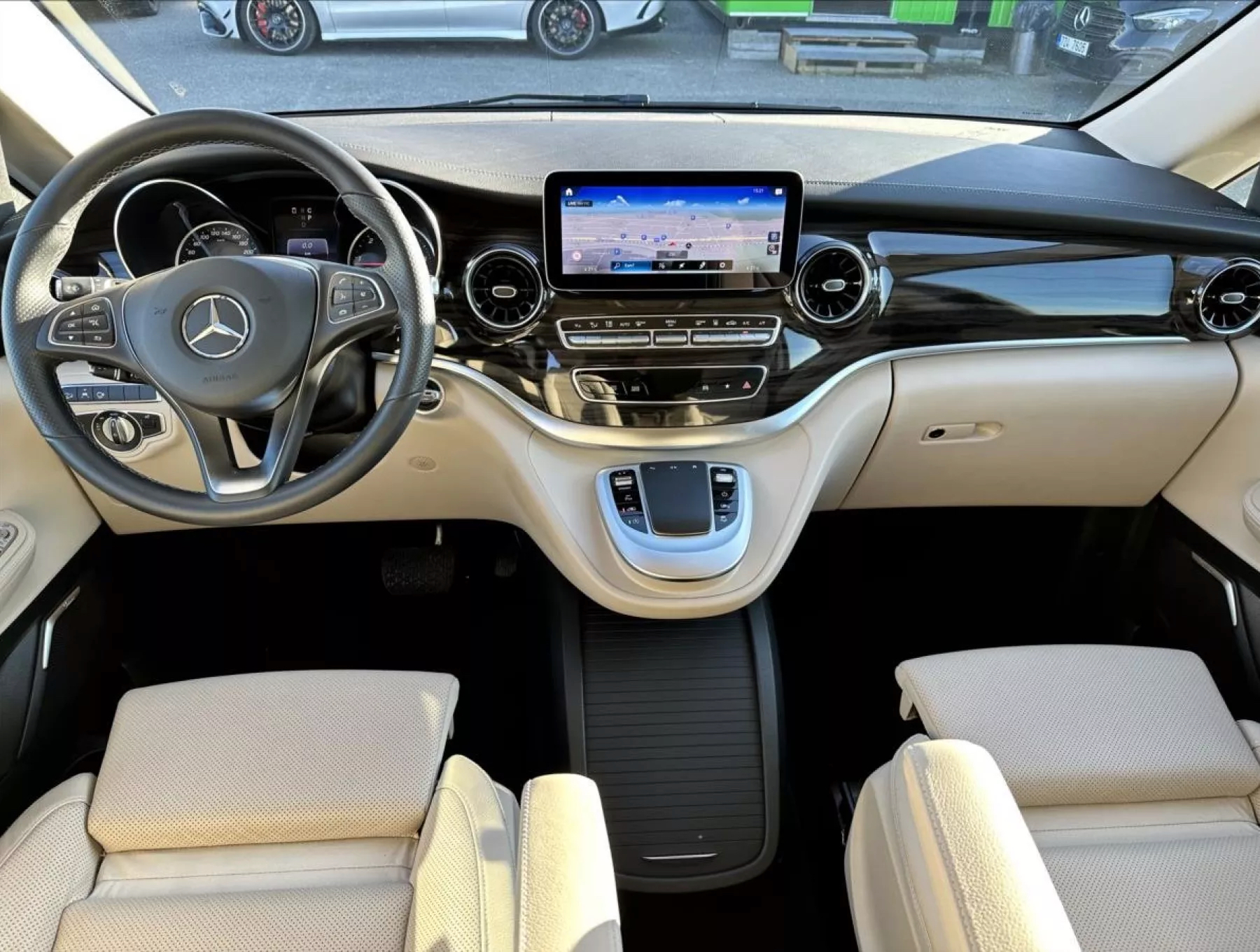 Mercedes - Benz V 300d LONG 4matic AVANTGARDE | super cena | předváděcí auto skladem | přímo od českého autorizovaného prodejce | online nákup | online prodej | autoibuy.com|